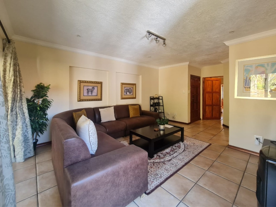 To Let 4 Bedroom Property for Rent in Eagles Landing North West